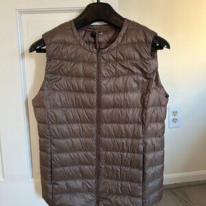 Light weight down vest